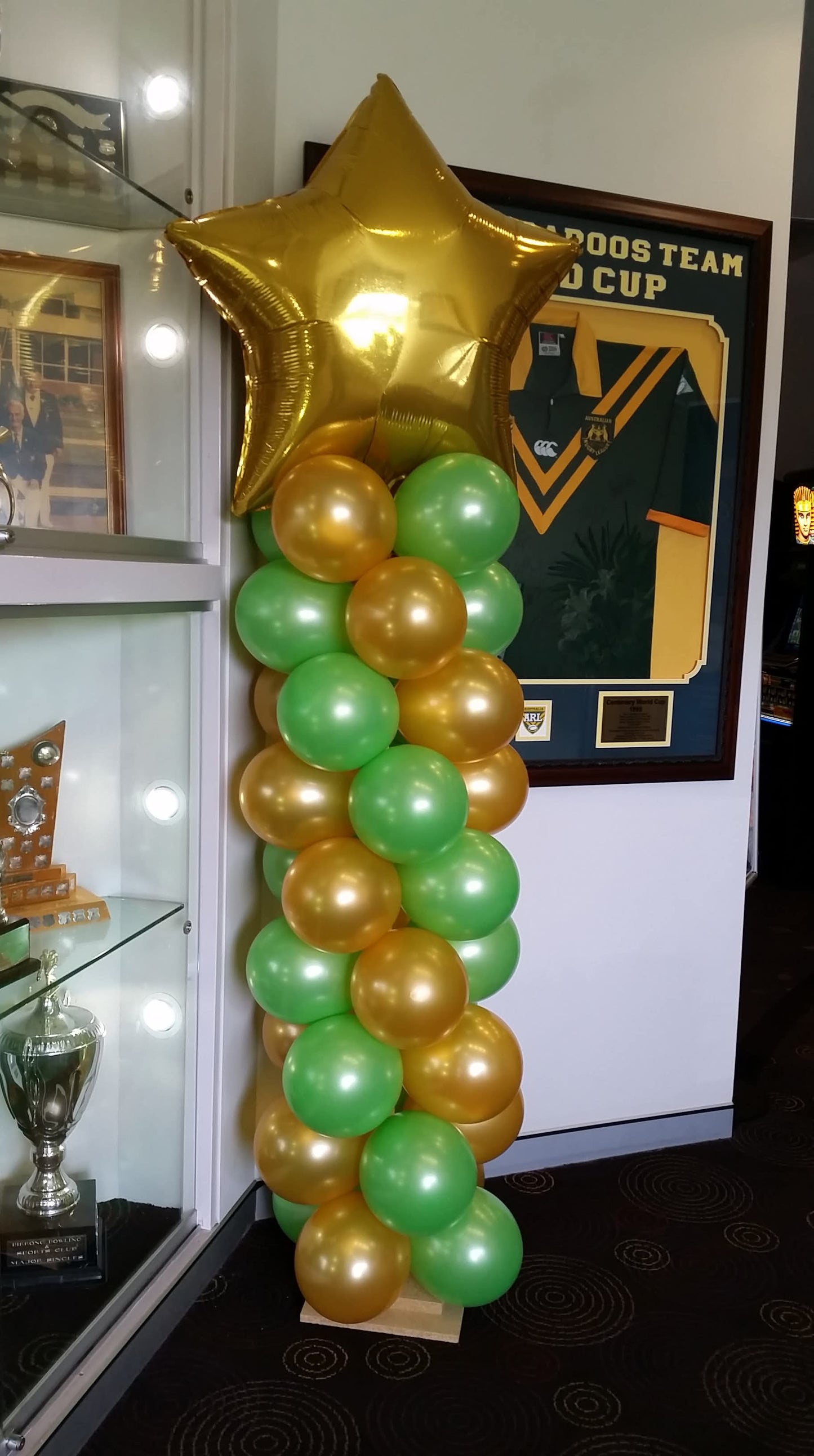 Column with Jumbo Star Topper