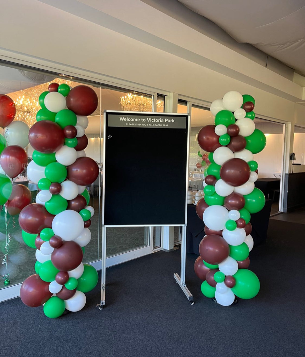Organic-Style Balloon Column