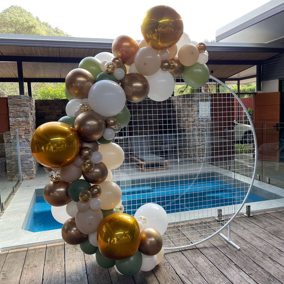 2m Round Mesh Backdrop with Balloon Garland – Balloons Etc